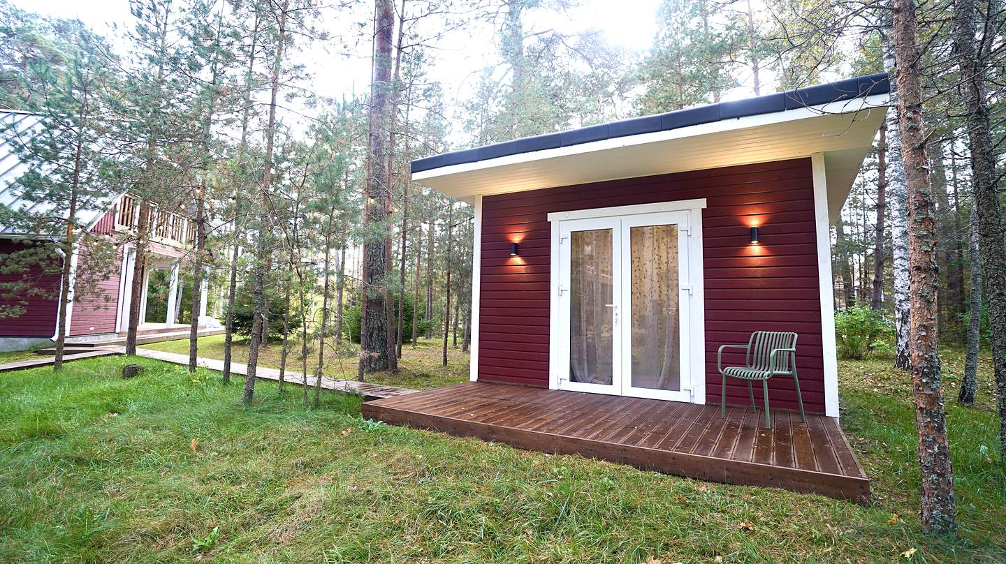 Gårdshuset med terrass